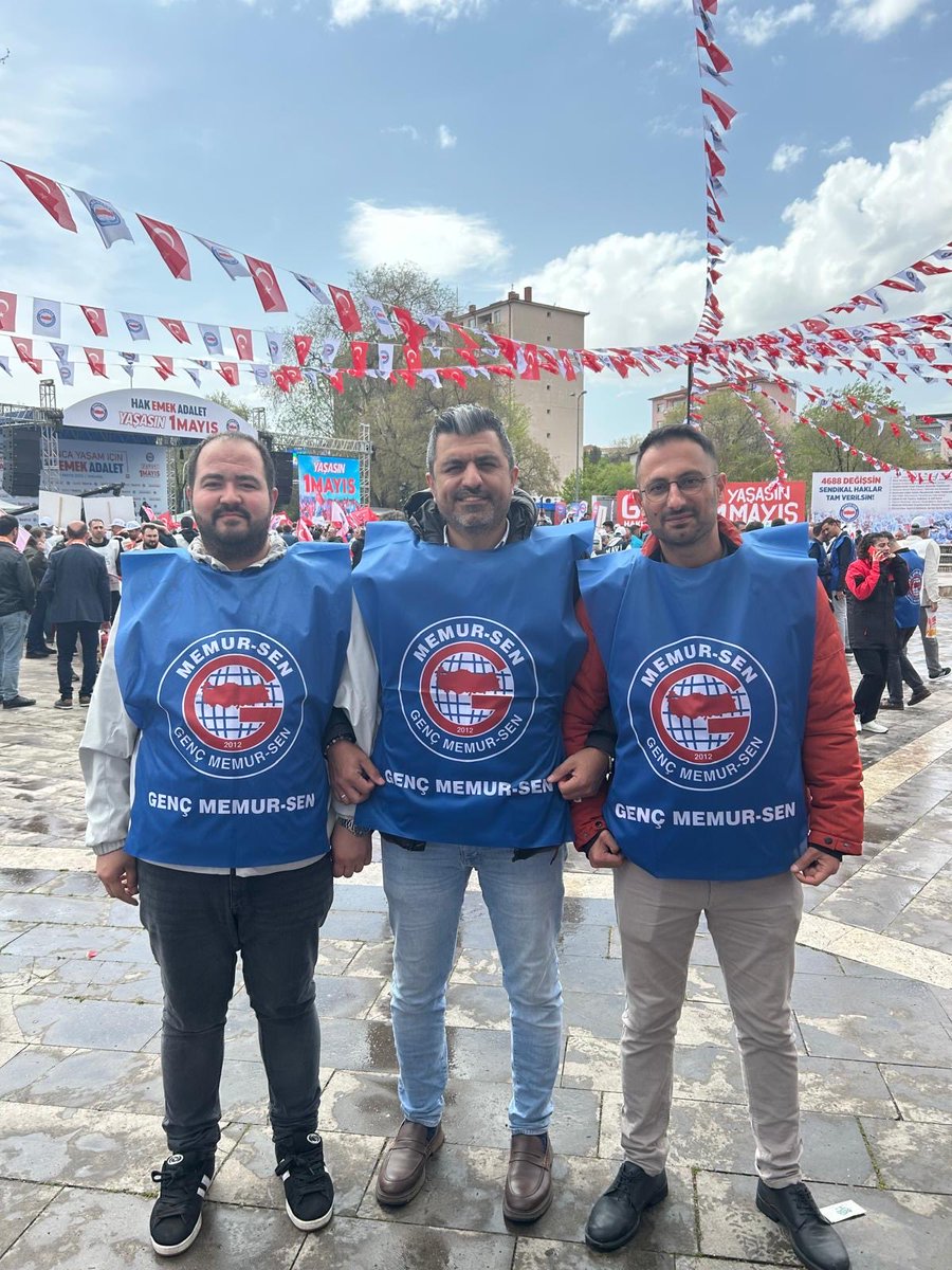 Emree037's tweet photo. Evvel refik, bade'l tarîk, 
"Önce yoldaş, sonra yol”… https://t.co/qFOyfKxWRF