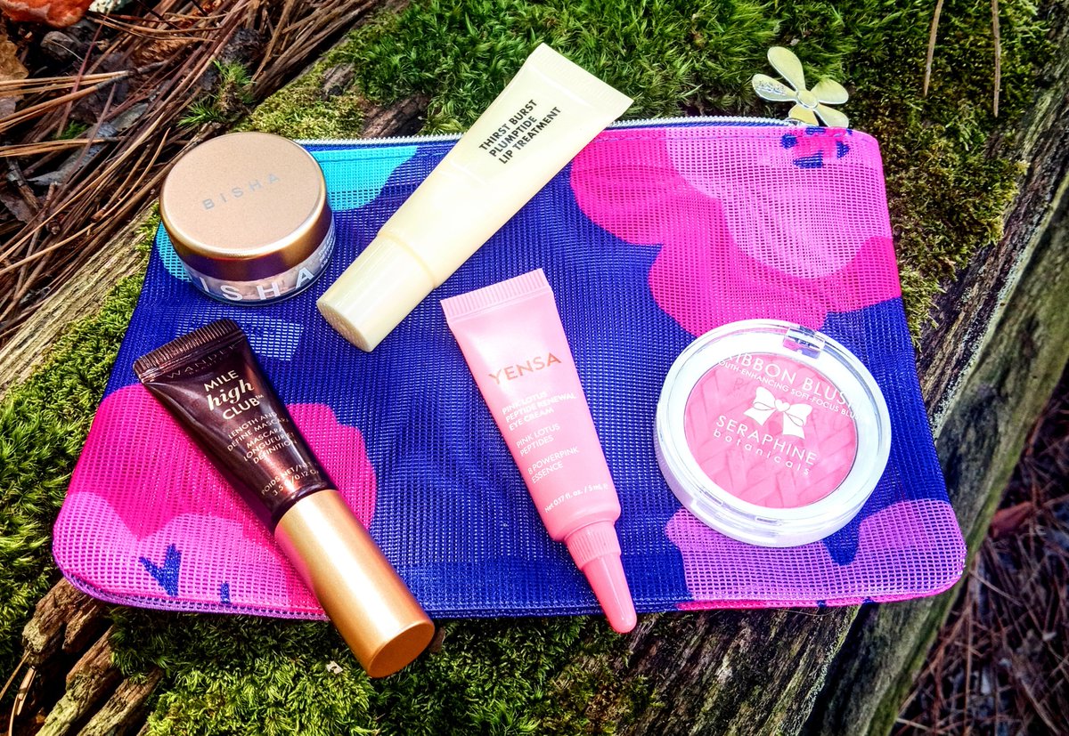 NatashaL259's tweet photo. My September @IPSY "Rebel In Color" bag has finally got here! 💖
It's definitely a great bag since it has both makeup and skin care products in it. 😊
🖇️https://t.co/NsgqhB9Xsf
#ipsy #ipsyglambag #makeup #skincare #photography https://t.co/lg0Xs6Bz5U