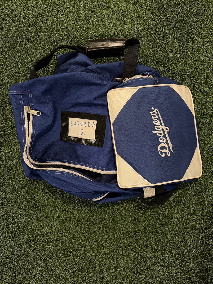 RampIVMem's tweet photo. #TommyLasorda #BobbyValentine #Dodgers #BaseballHistory #SportsMemorabilia https://t.co/70aUE5rJM3