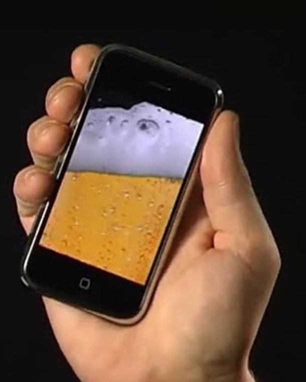 Indie5051's tweet photo. Tras 90 millones de descargas, el creador de la app de "beber cerveza" se convirtió en millonario y lo dejó todo para vivir en el campo. https://t.co/TdLKSR68oa