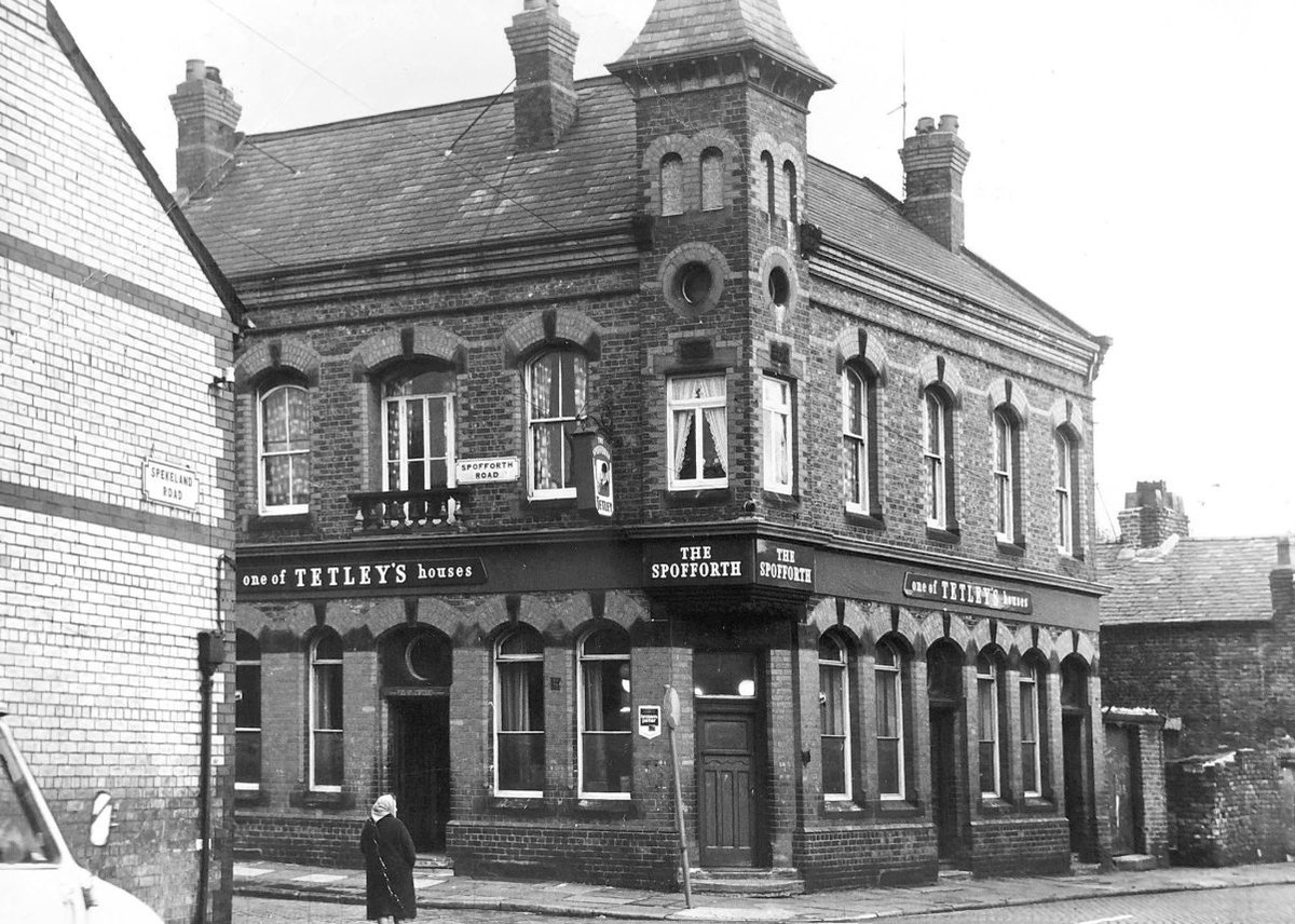 scousegary1's tweet photo. the spofforth public house spofforth road 1970 https://t.co/yz8KBXyEzR