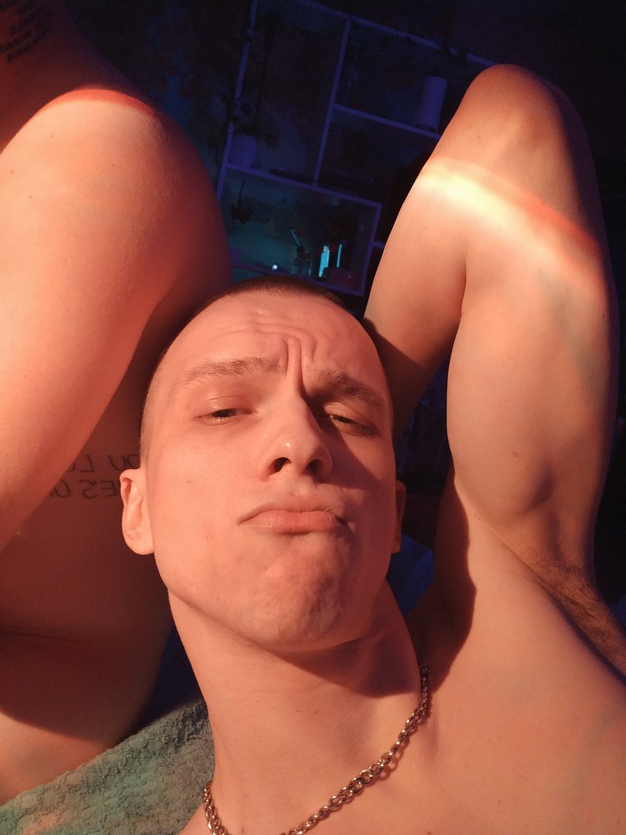 ravi_do_thing's tweet photo. пацаны, зайлетайте в мой телеграм канал, там ща будут кругляшки с пацаном https://t.co/n3EZogo5Jx