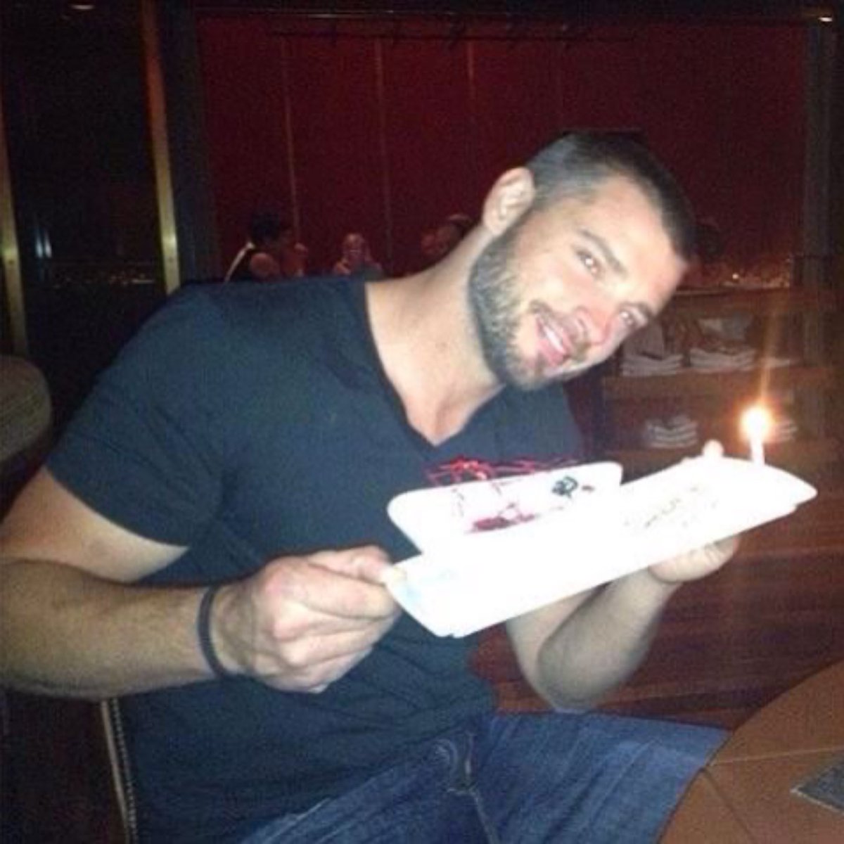 wellingfiles's tweet photo. low quality but you’re tom welling in his 30s https://t.co/QGyludG1rp