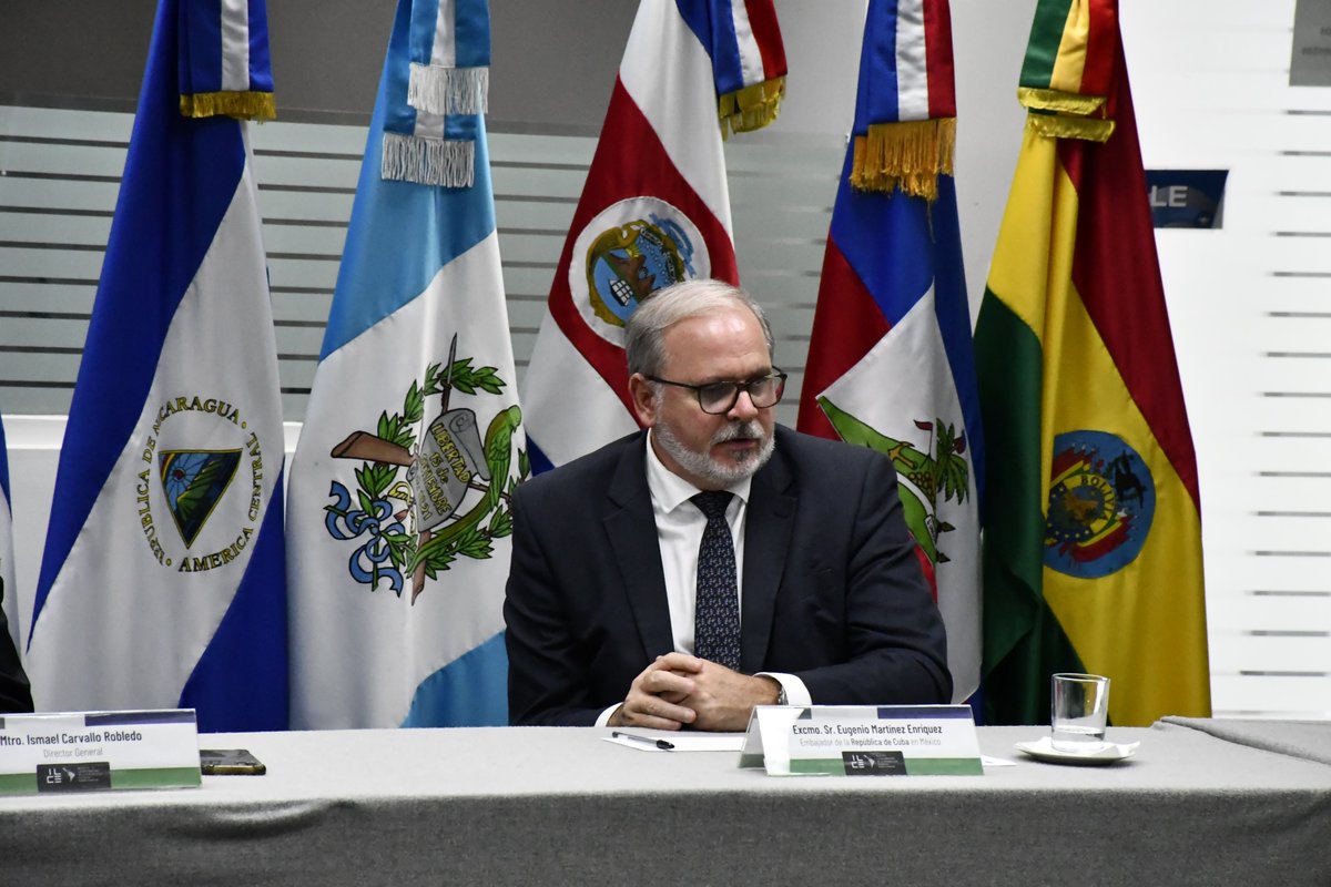 ILCEedu's tweet photo. 🇨🇺🤝 El #ILCE recibió la visita de la Dra. Naima Ariadne Trujillo Barreto, Ministra de Educación de Cuba, para dialogar sobre nuevas oportunidades de cooperación educativa y acciones conjuntas en beneficio de la región. Más información aquí: https://t.co/2MaaUf6VAJ

#Cuba https://t.co/5xrWOUQZdG