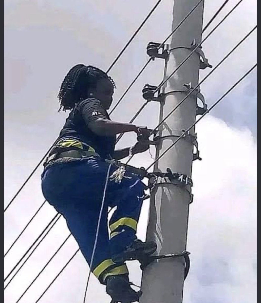 BrownCoffeeeeee's tweet photo. This profession has to be the one that gets cursed out the most in Nigeria. It is the one that every Nigerian will agree once they take light that “Oloriburuku lawon people yi sha.” https://t.co/tvv2OPOIM4