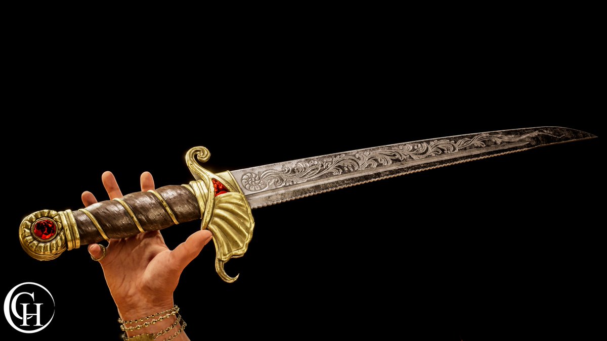 Cliffan_H's tweet photo. Made a sword to go with my upcoming outfit. 
Thanks @TekARK_01 for drawing the engraving!

#ARKSurvivalAscended #PlayARK https://t.co/qNimrnR1SH