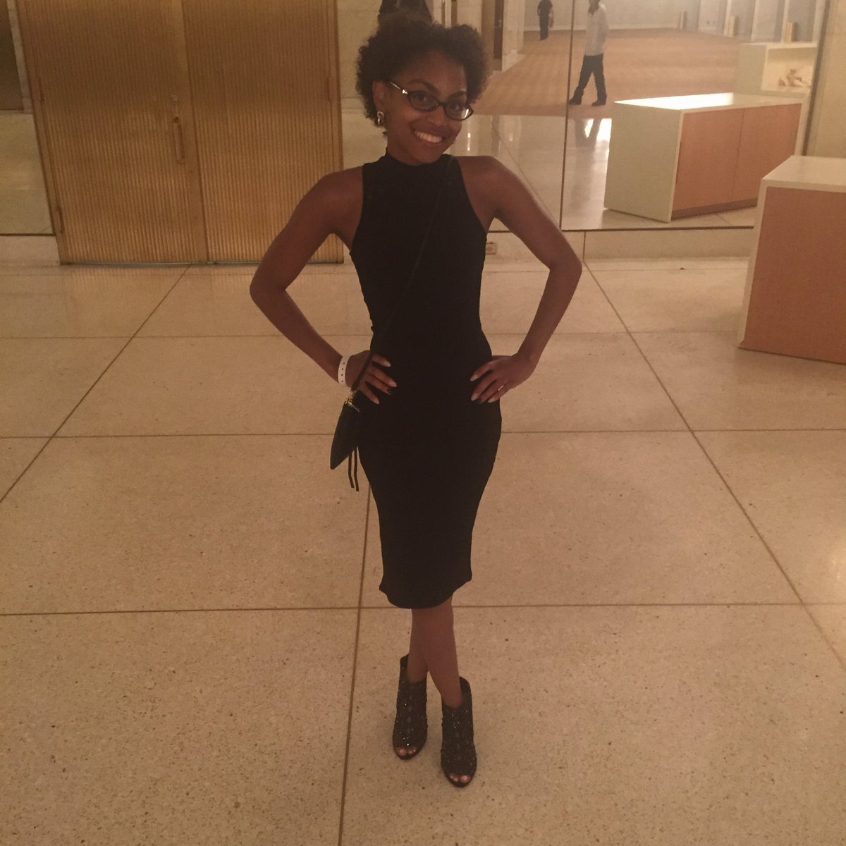 ShortiePie_'s tweet photo. Happy Afro Day Sis! 🙌🏽☺️
#MyBlackIsBeautiful
Sharing some throwbacks because my hair is braided right now. 😝
#AfroDay
** I don’t tolerate disrespect. So don’t come for me in my comments 😉 😘 https://t.co/kcKiSiQm9w