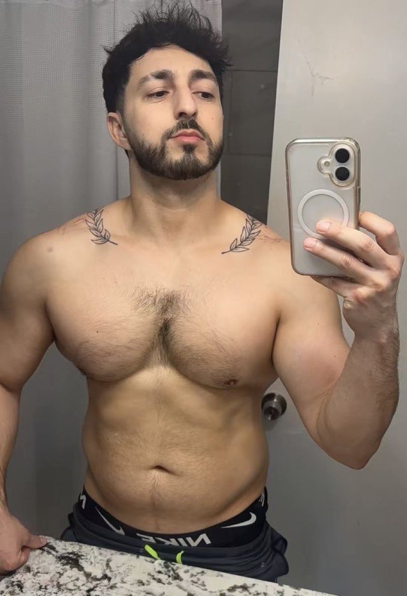 daddyxox01's tweet photo. Goon wit me 💦😏 https://t.co/H4dnVHsPuT