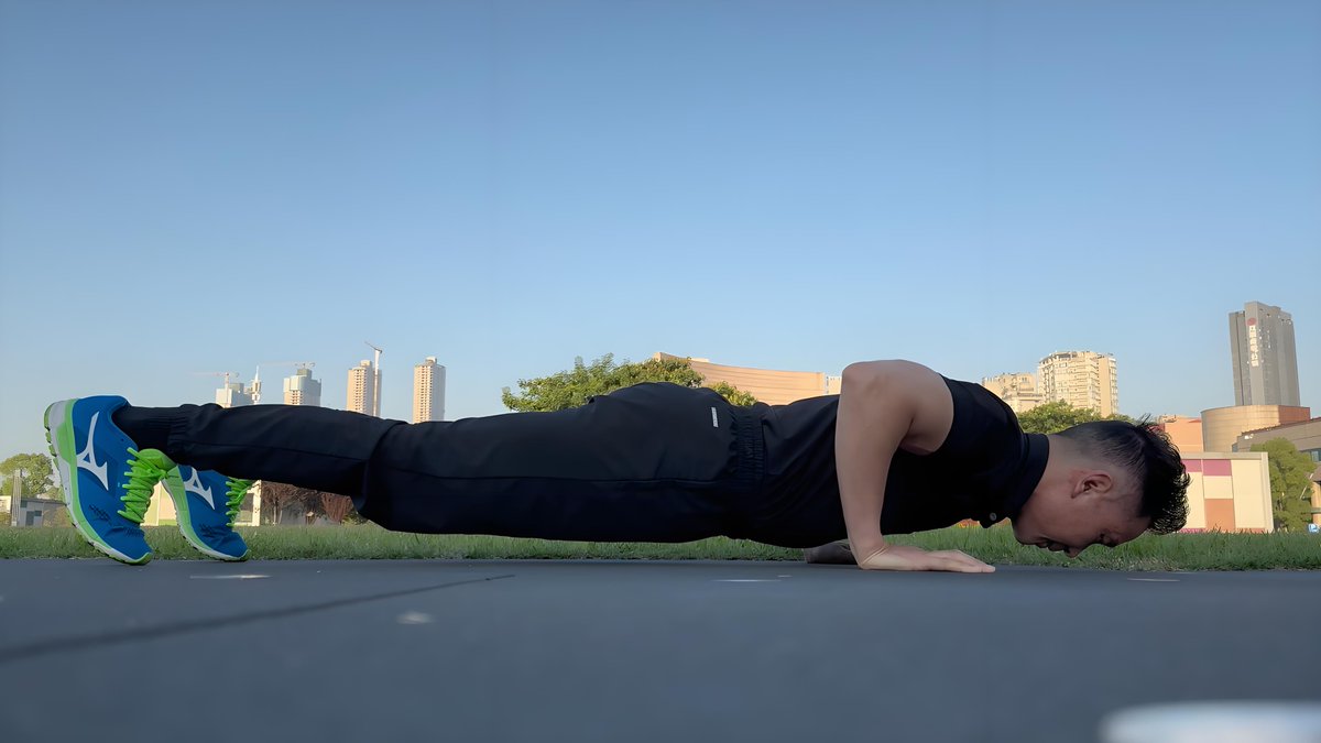 aloru902504's tweet photo. Just pushed past my own limits—mid-push-up reps hit 10 more than last month, and that’s the real win. No competition but the one staring back in the mirror. Keep grinding, everyone! ， https://t.co/omZx2Ab9fc