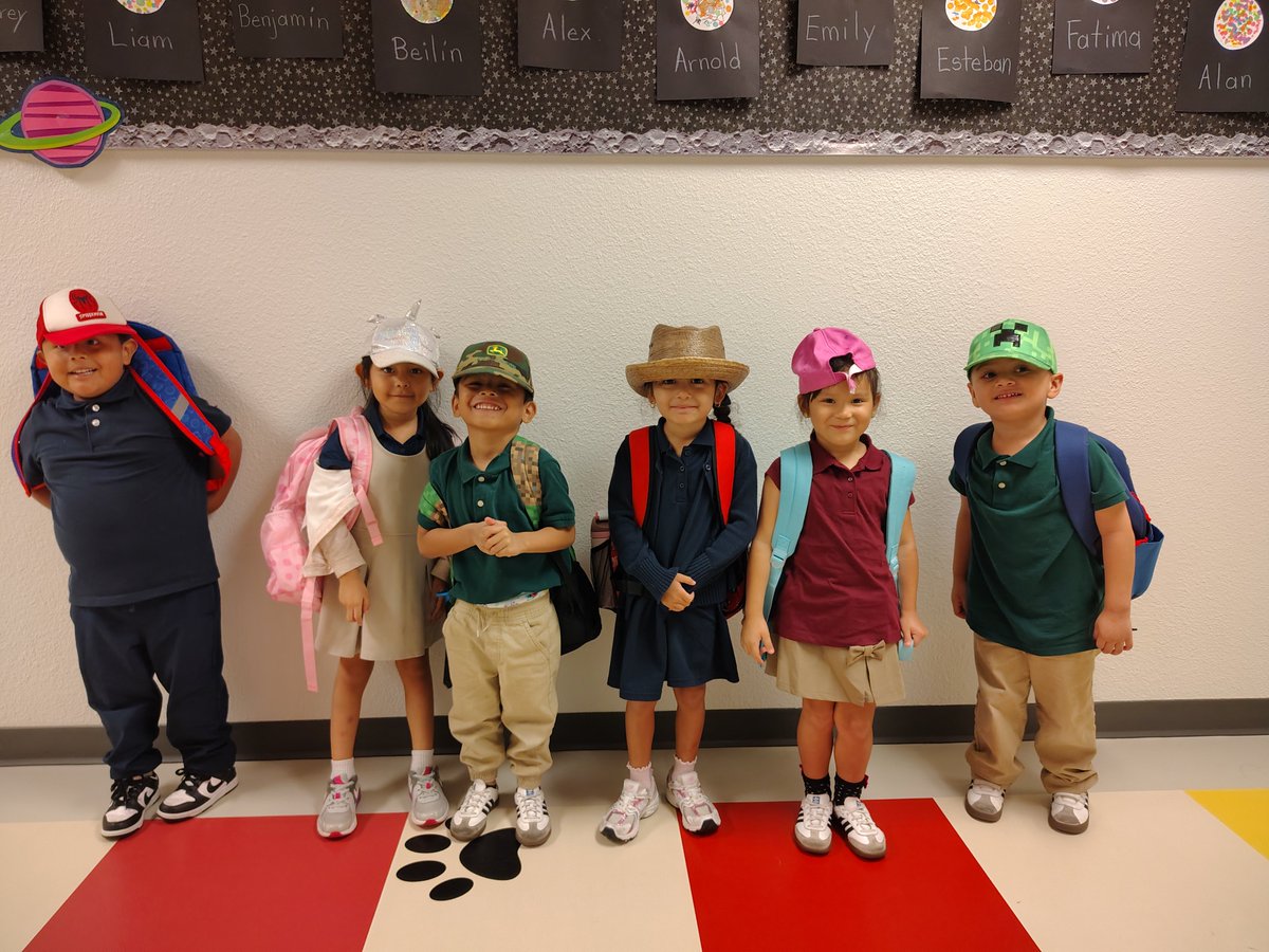 KatyJaime84's tweet photo. 🖤🐻❤️ Put a cap on it - college bound! 🧢🎩👒 Wear your favorite hat 🤠 #PreKlife #IrvingGoesToCollege @fmgilbert @IrvingISD https://t.co/WZGEPqE1Cc