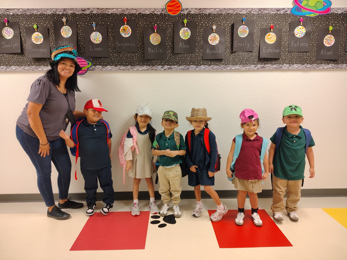 KatyJaime84's tweet photo. 🖤🐻❤️ Put a cap on it - college bound! 🧢🎩👒 Wear your favorite hat 🤠 #PreKlife #IrvingGoesToCollege @fmgilbert @IrvingISD https://t.co/WZGEPqE1Cc