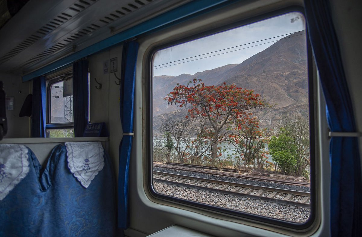 IllaMendoljc's tweet photo. Just took the early train to coastal city for a weekend getaway! The sea breeze already feels amazing ， https://t.co/ME2On9HLms