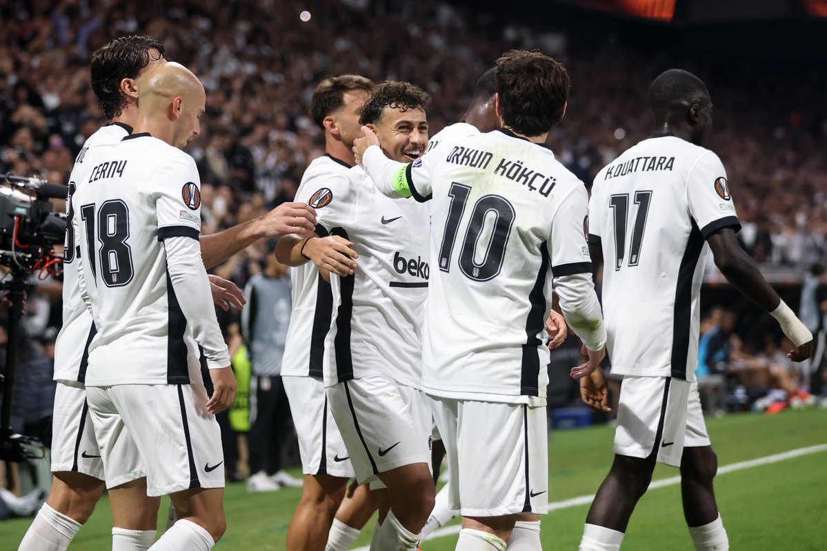 OptaCan's tweet photo. 3 - Marsilya'yı 4-1 mağlup eden @Besiktas, Avrupa kupaları tarihinde bir Fransız takımı karşısındaki en farklı galibiyetini aldı. Kartal. https://t.co/p2k98jQOcp