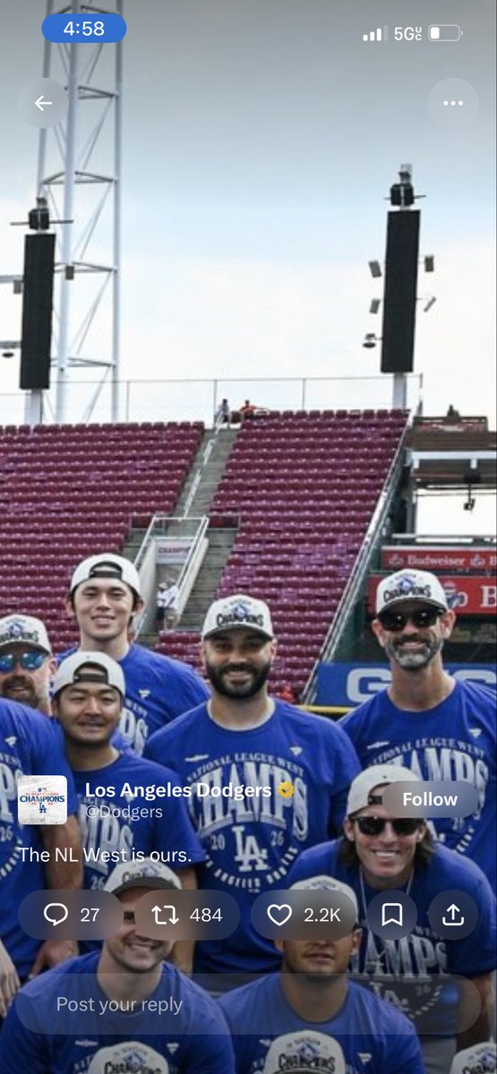 TylerMeinerding's tweet photo. Made the Dodgers team phot with pops 😂 https://t.co/7bD6DYlTwZ