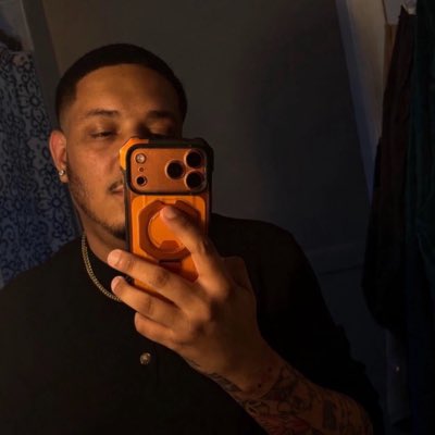 Hold_UPWaa's tweet photo. #NewProfilePic https://t.co/DKTiUEA8nI