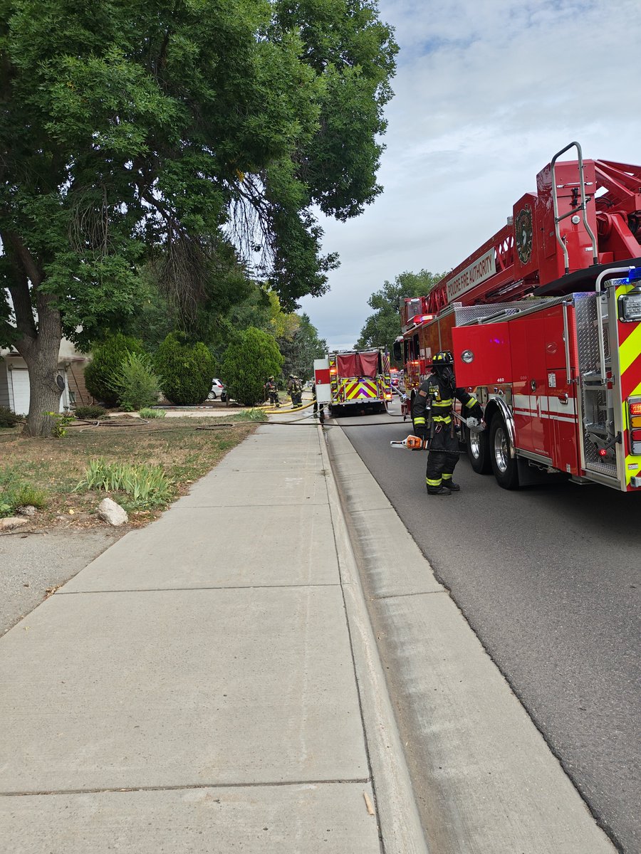 FirePoudre's tweet photo. Crews are on scene of a building fire in the 1000 block of E Lake St. Fort Collins 911 received multiple calls reporting a home on fire. The first arriving crew found a home with fire in the back. Crews quickly engaged and are working on fire control. #PoudreFire #BuildingFire https://t.co/CpEFLVLxKX