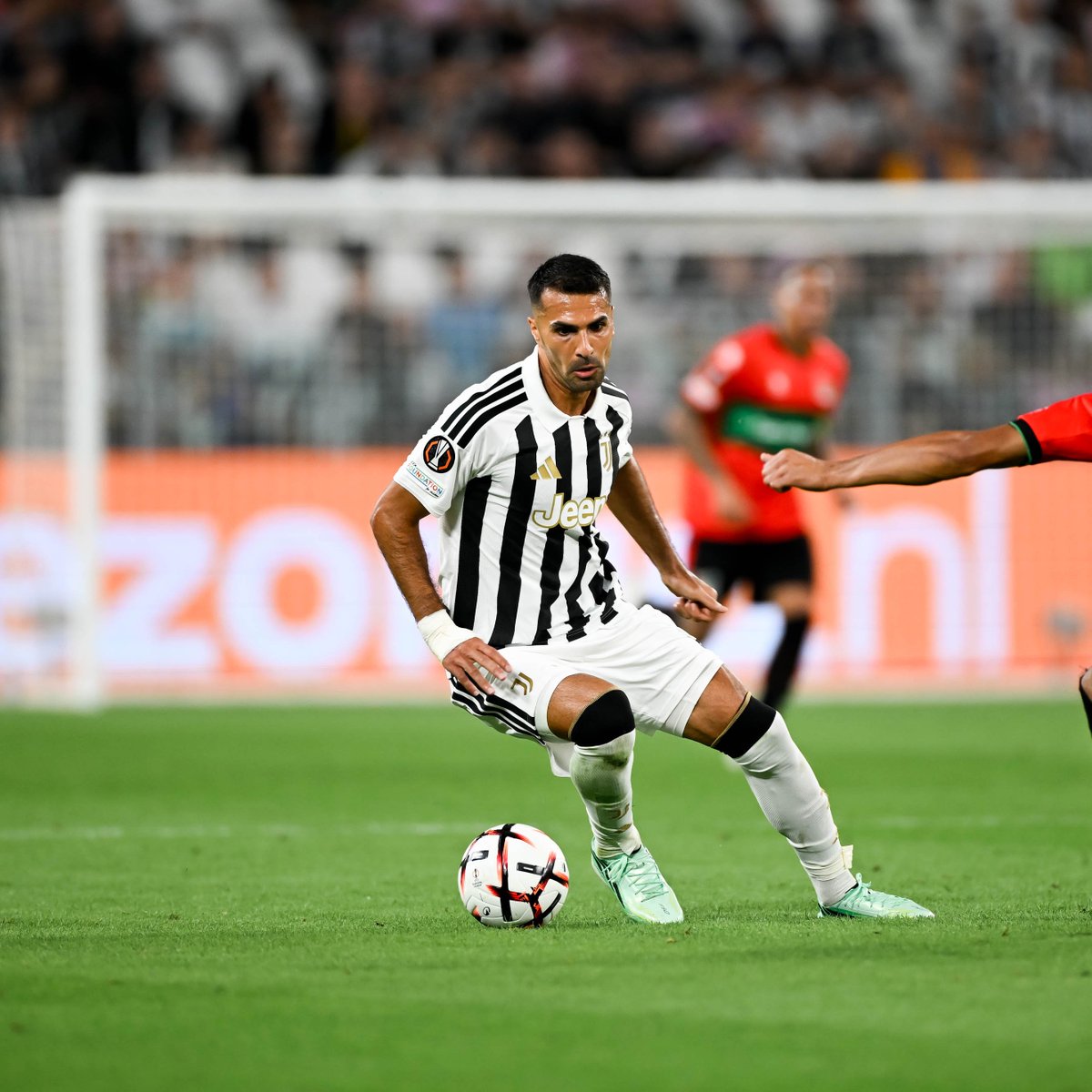 juventusfc's tweet photo. Il primo gol con la maglia della Juventus per Kerim, Nick e Zeki 🤍🖤 https://t.co/KGWxQe4BLW