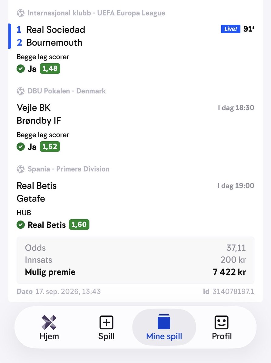 Stianantonsens's tweet photo. I dag ruller vippskravet videre til @LillestromSK 😂
Dere som er i Europa har vel råd til dette?🥰 https://t.co/XHMELNa5Va