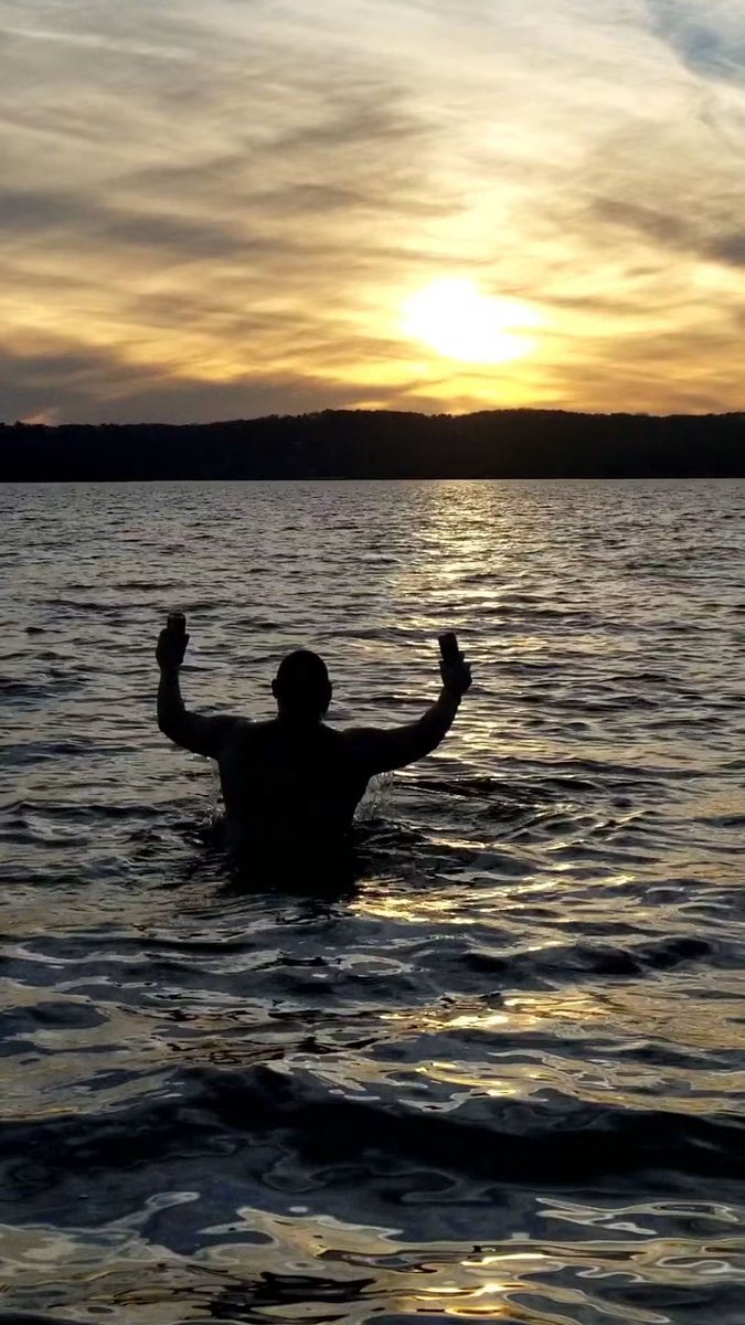 MrStache417's tweet photo. Lake life at its finest, thank you to my beautiful wife for gettin some great shots https://t.co/4aNxEslPX7