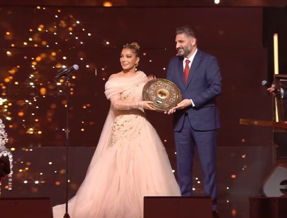 meeessssh's tweet photo. تحقق حلمك يا اصاله اليوم انتي بطله مكرمه في قلب وطنك @AssalaOfficial https://t.co/9BmM9ckOgz