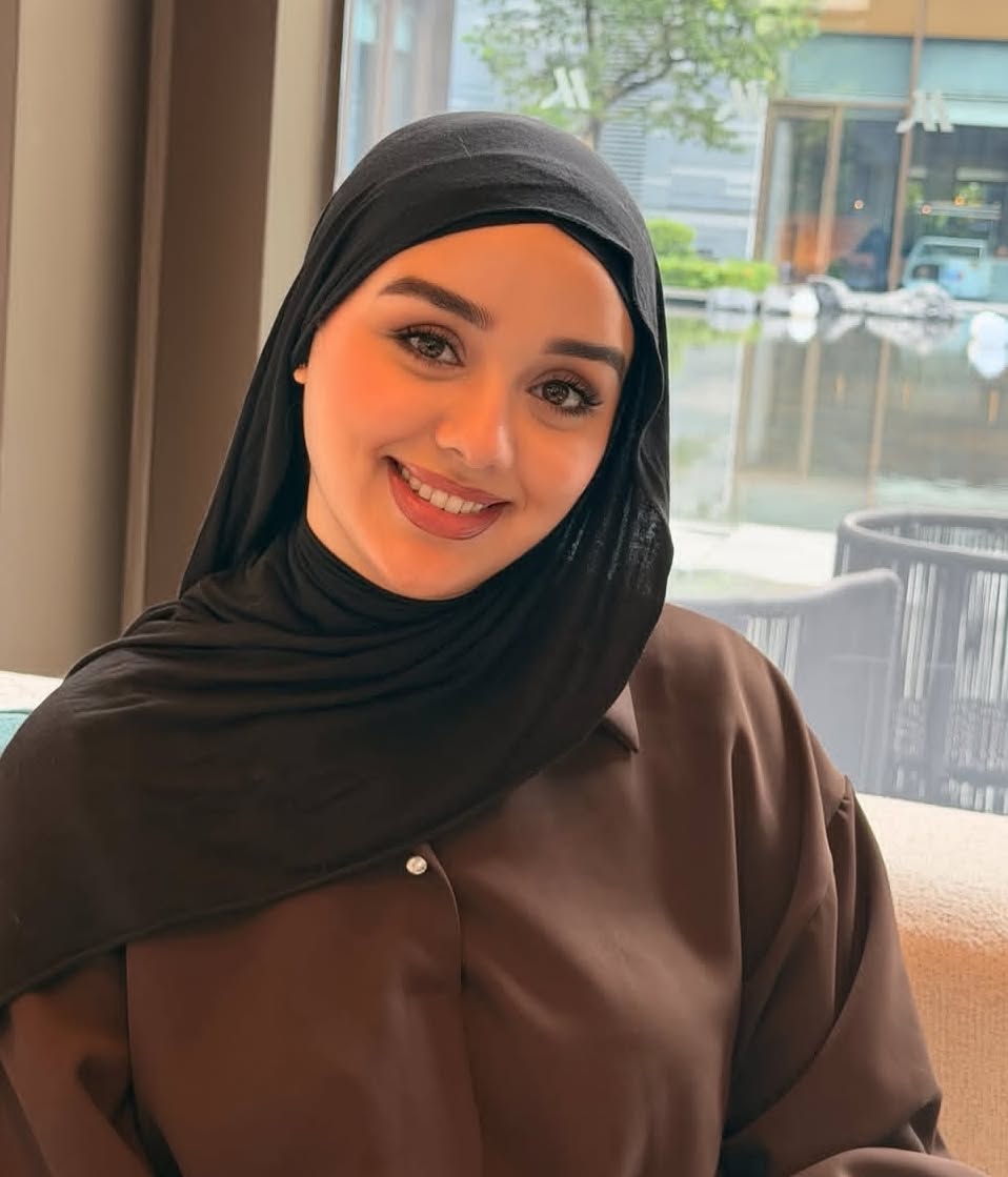Hiijabqueens's tweet photo. " جمالٌ يمرّ بهدوء ويستقرّ في الذاكرة " https://t.co/PhEh1CM7kR