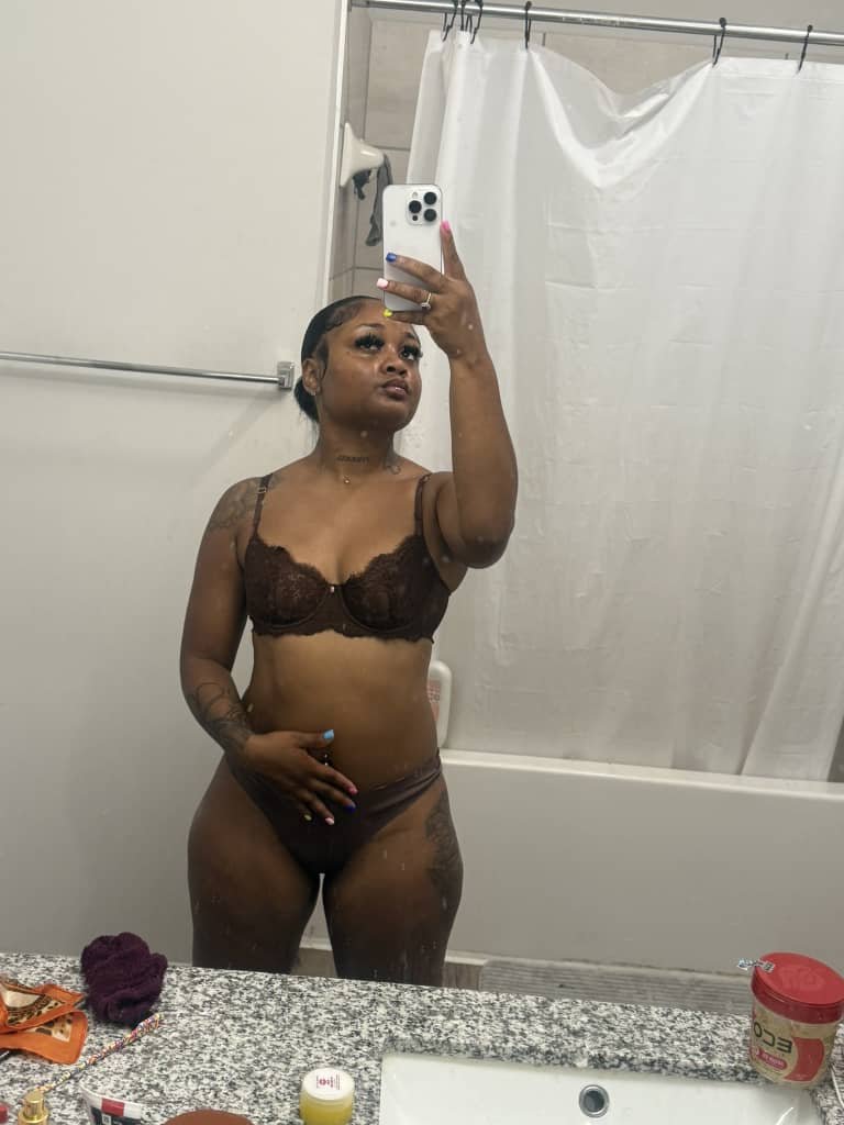 cookiescreamy90's tweet photo. Who loves my body shape ?
#tampafreaks #tampameetup https://t.co/HHDUghLnHz