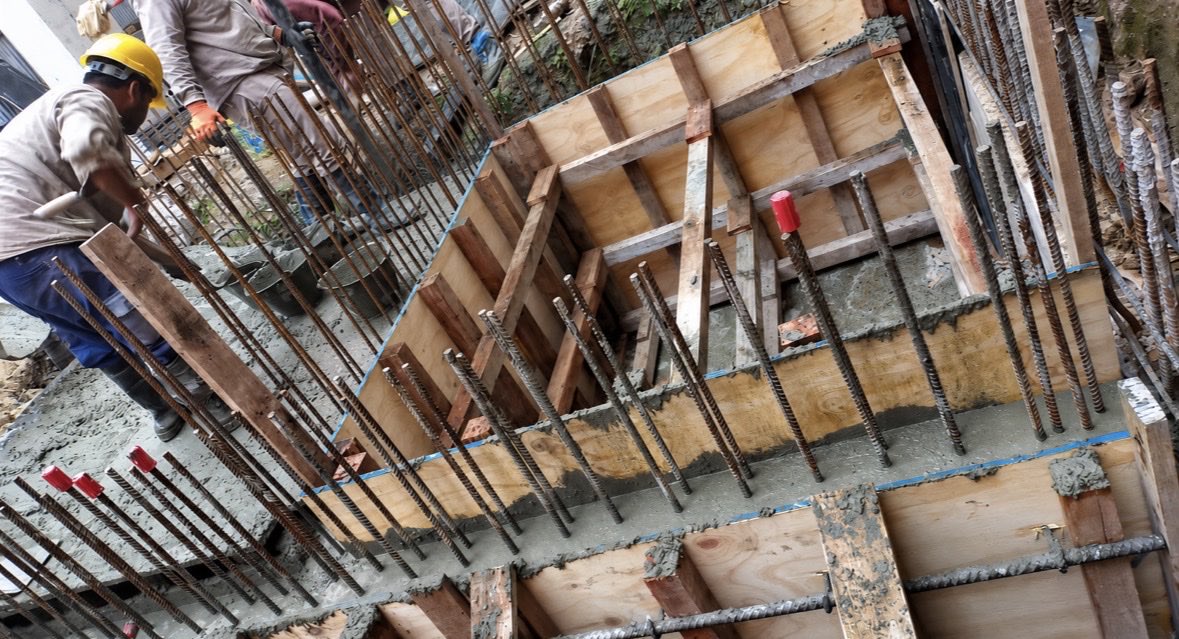 AAAJoficial's tweet photo. #AAAJ 🏗️ Avance clave en la obra del estadio

Tras intensos trabajos, se consolidaron las bases para los nuevos codos y accesos VIP en la tribuna San Blas.

📲 Los detalles: https://t.co/SunGEEYXrm

#ObrasEnTodosLosPredios 🚧 https://t.co/UsyGcteVZK