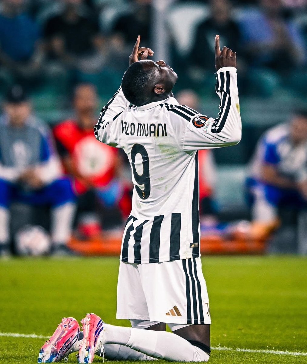 juveobsessed's tweet photo. Quanto ti voglio bene. https://t.co/EwyiIgmEjI