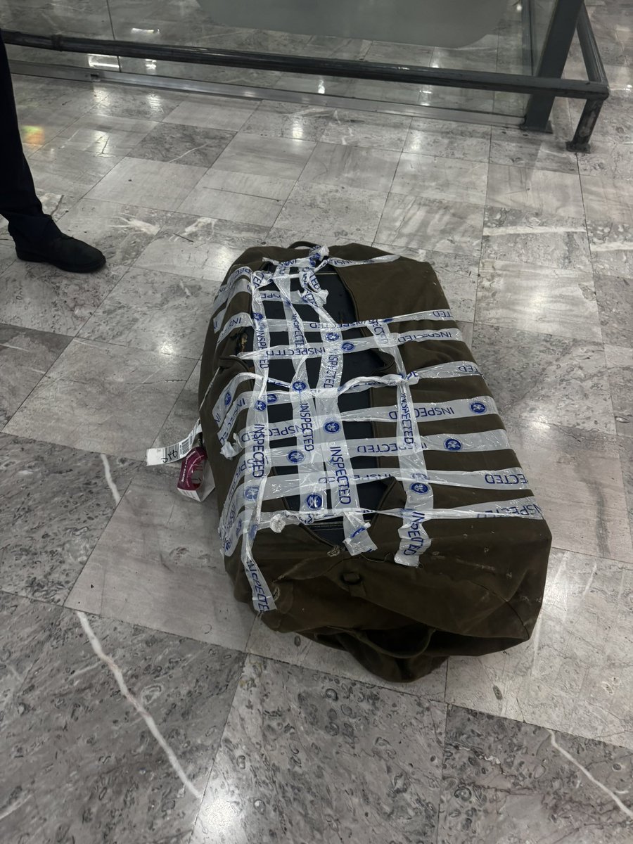 nicdeleon's tweet photo. @AmericanAir my bag got dropped off in Mexico 6 hours late on a different flight and I haven’t been able to get a hold of central bagging to file a claim for the missing things in this bag. Please help. It’s musical equipment and essential to our shows!!! https://t.co/0UBimI93yv