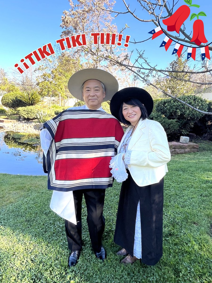 JapanEmb_Chile's tweet photo. 🇨🇱🎉 Estamos disfrutando mucho nuestro primer 18 en 🇨🇱❤️🤍💙
Nos encanta conocer sus tradiciones, disfrutar de sus ricas comidas 🍽️🥟🌽 y compartir el alegre ambiente festivo que se vive durante estas celebraciones 🎶💃🏻🕺🏻✨
🎶 Chi Chi Chi Le Le Le Le 🎶
¡Viva Chile! 🇨🇱🥳 https://t.co/FdqMuzaNXs