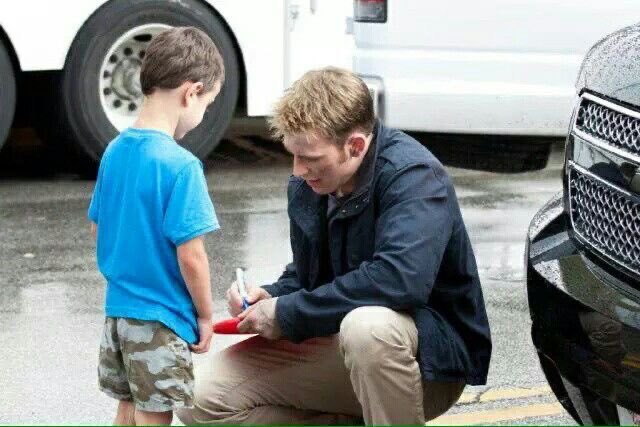 SEBNATI0N's tweet photo. brb pretending this is actually steve rogers https://t.co/fNHluqNZz3
