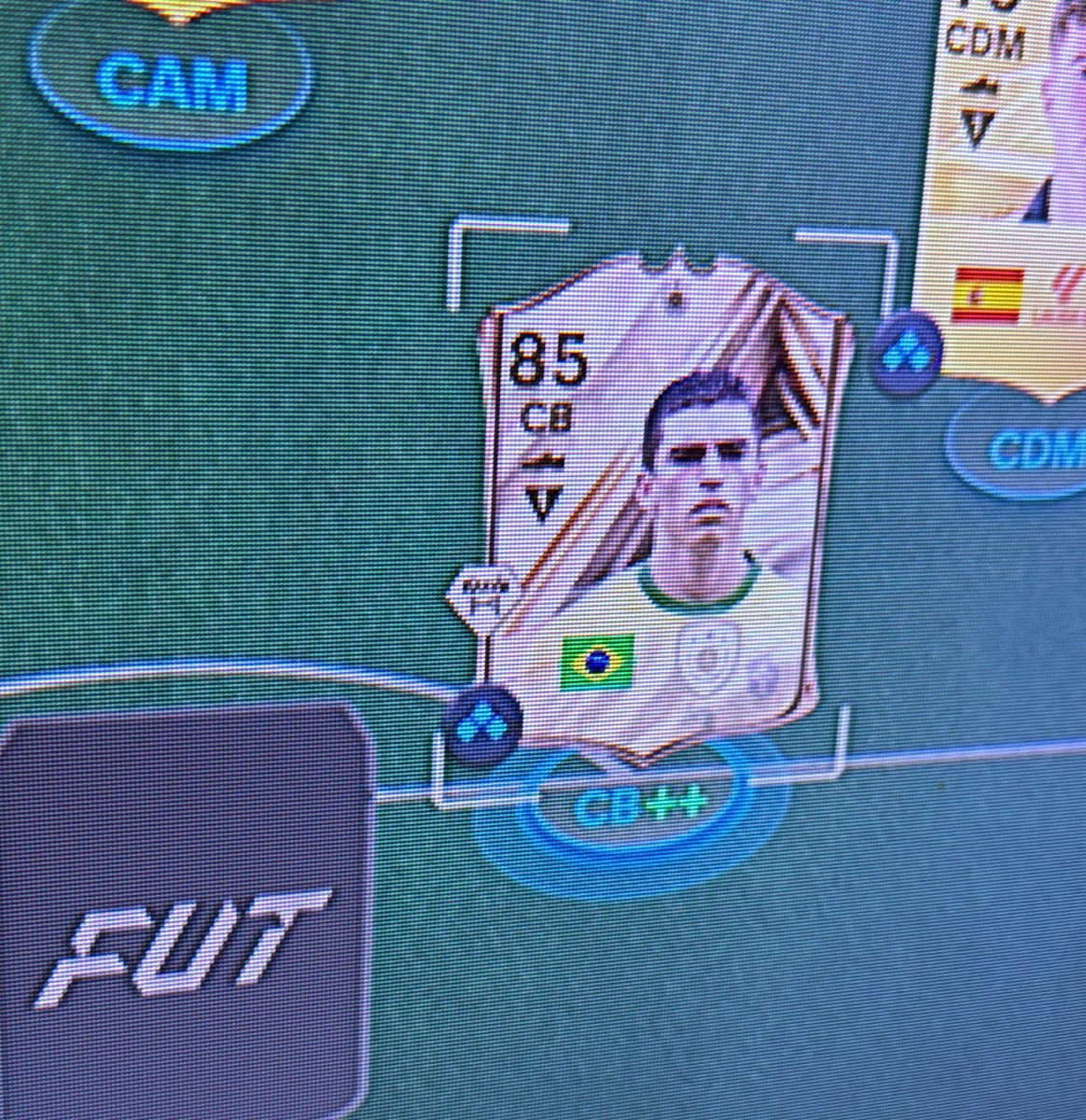 rm87xx's tweet photo. @FIFAQ8_ مبروك وانا لوسيو 😎 https://t.co/KYNHxiONZc