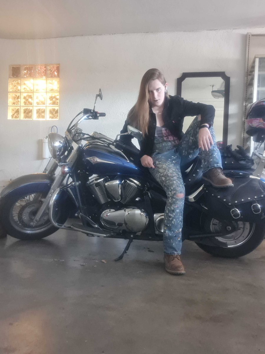 ShinyCriostal's tweet photo. POV: You decided to take the bike ride with the biker chick https://t.co/pXnusCY7C0