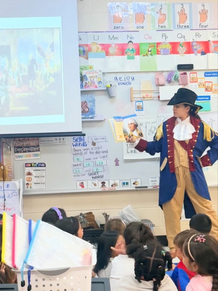 HeyMrsMartinez's tweet photo. Our Bulldogs celebrated Constitution Day &amp; Celebrate Freedom Week with a special visitor! 🇺🇸 George Washington stopped by Kindergarten to bring history to life and teach our youngest learners about the U.S. Constitution! ❤️🤍💙 @NISDElemSS @NISDFernandez https://t.co/1NqAJ9s91t