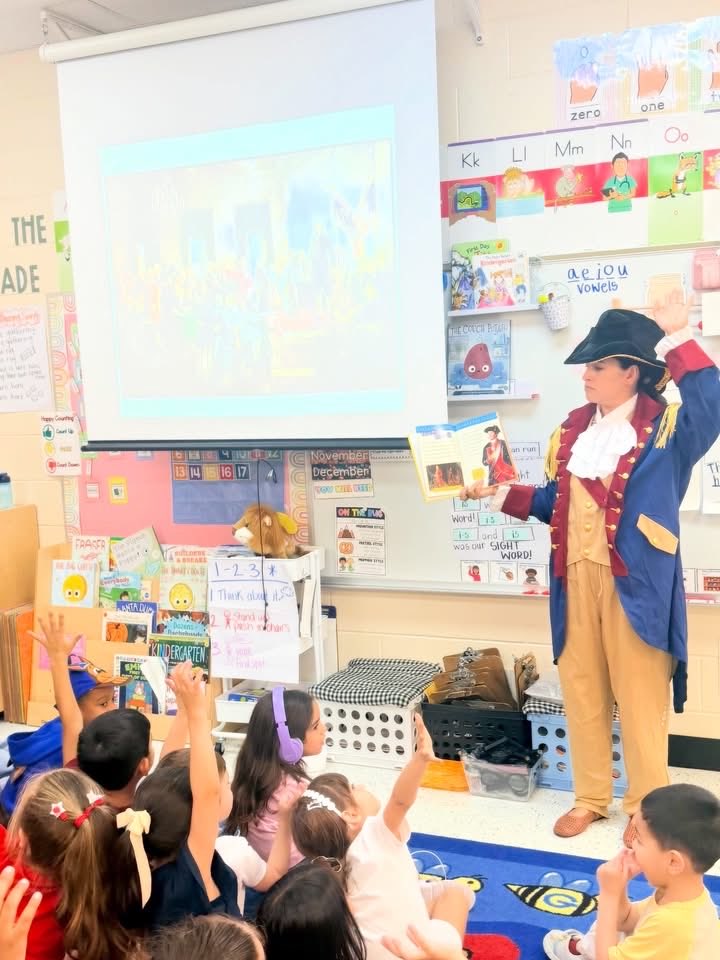 HeyMrsMartinez's tweet photo. Our Bulldogs celebrated Constitution Day &amp; Celebrate Freedom Week with a special visitor! 🇺🇸 George Washington stopped by Kindergarten to bring history to life and teach our youngest learners about the U.S. Constitution! ❤️🤍💙 @NISDElemSS @NISDFernandez https://t.co/1NqAJ9s91t