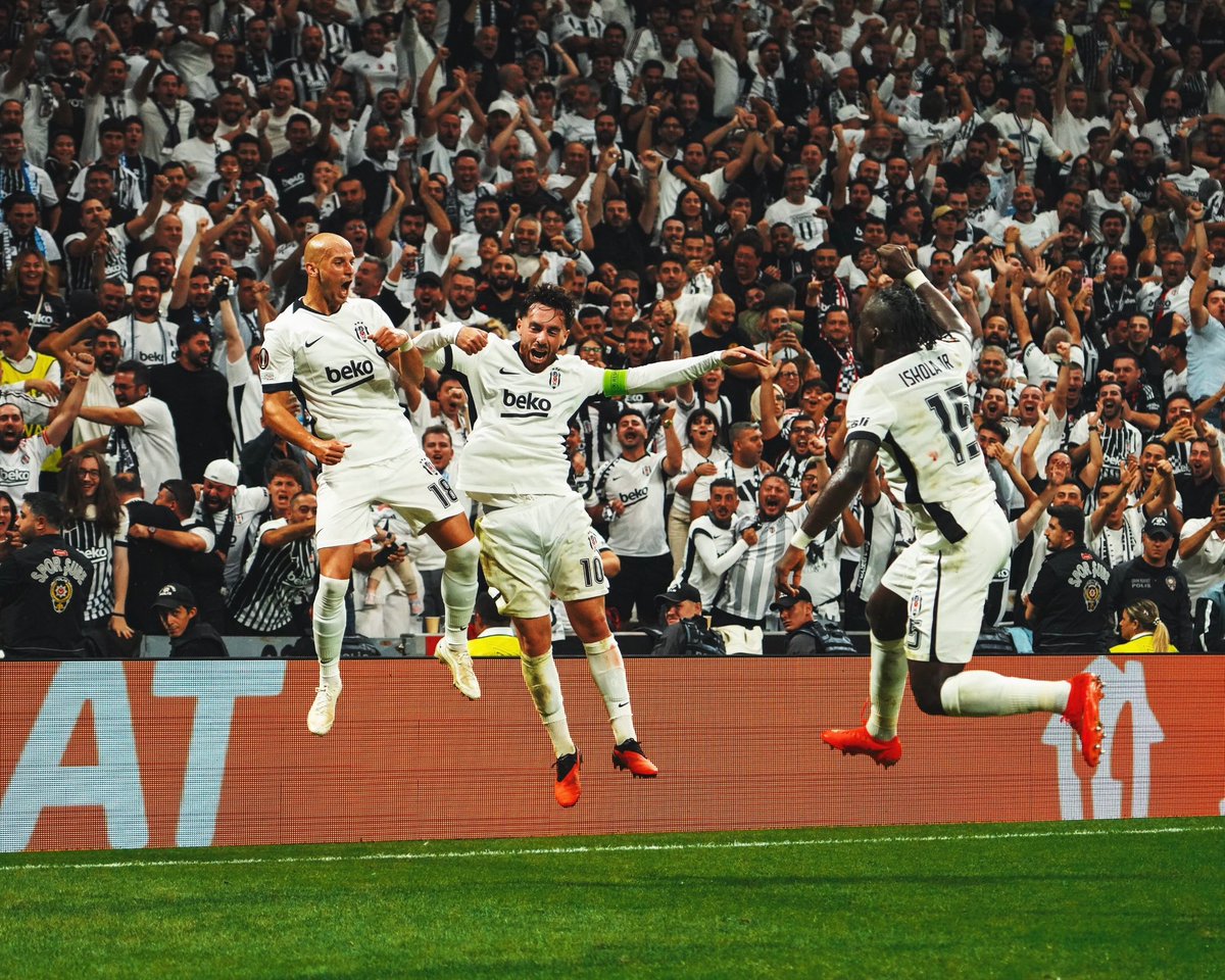 karacaxv's tweet photo. fotoğrafta 4 asist 1 gol var. 😁 https://t.co/XyjTObL8zw