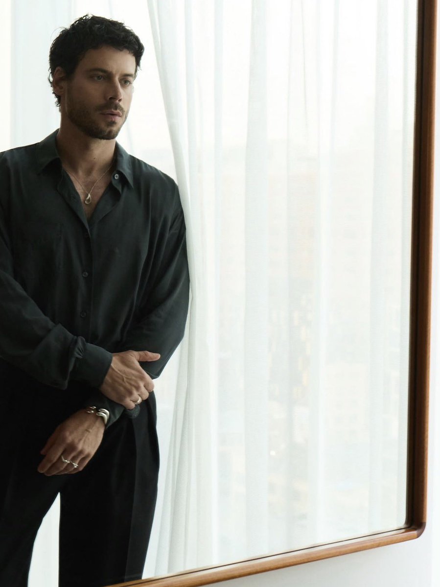 FilmUpdates's tweet photo. François Arnaud for Swarovski 

📸: Victoria Stevens https://t.co/ewx9WV1h9H