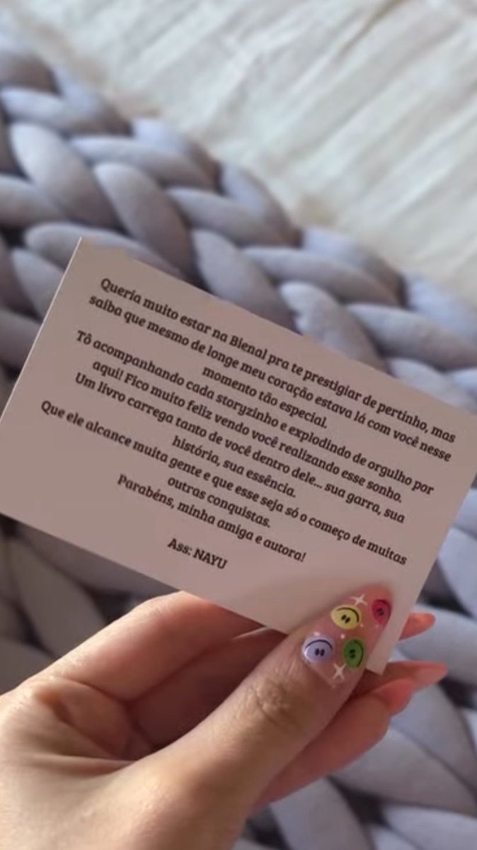portallfunbabe's tweet photo. QUE AMOR 💛 | @loud_nayu mandou flores pra fun, ter amigos que te apoiam é muitoo importante 🩷. https://t.co/wEPe03sINp