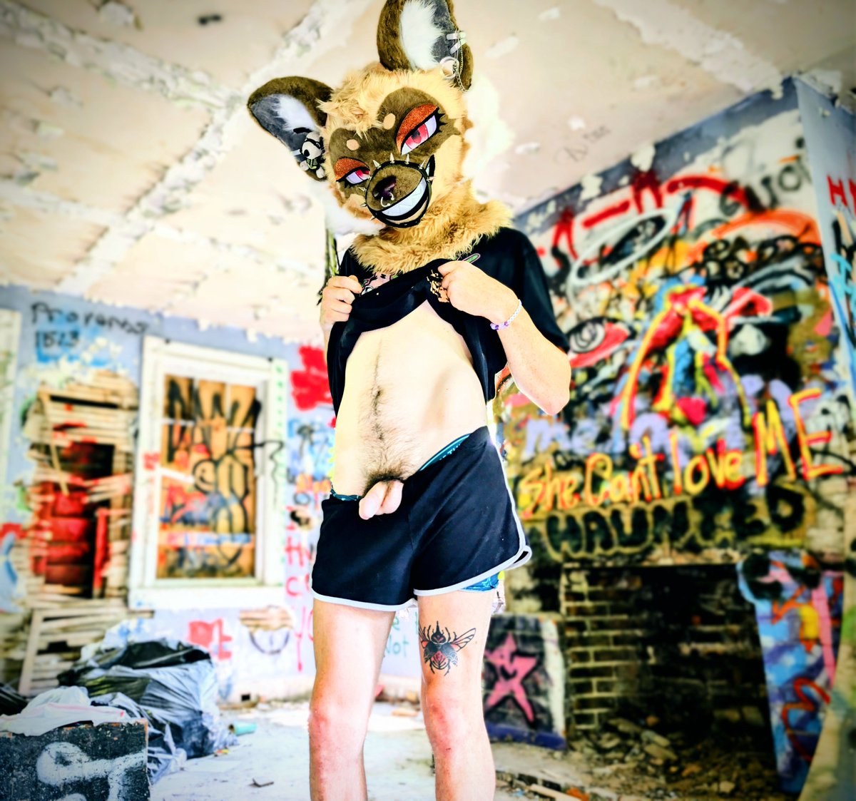 fruityfoxz's tweet photo. Abandoned houses always make great photos x33c

#furryAD #goodgirl #puppygirl #nsfwtwt #furrygirl #furrynsfw https://t.co/KIUNL9IgiS