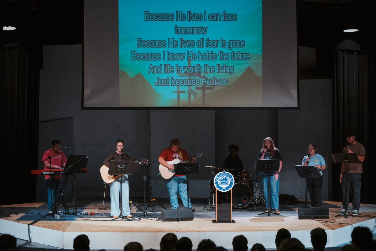 SterlingCLife's tweet photo. The Sermon on the Mount. Words spoken by Jesus that continue to challenge and encourage us today. 📖💙

Dr. Roy Jaye of First Southern Baptist Church in Hutchinson shared from this powerful passage with our Warriors during Chapel. 

#SterlingCollege #Chapel #WarriorFamily https://t.co/omujAd17Dw