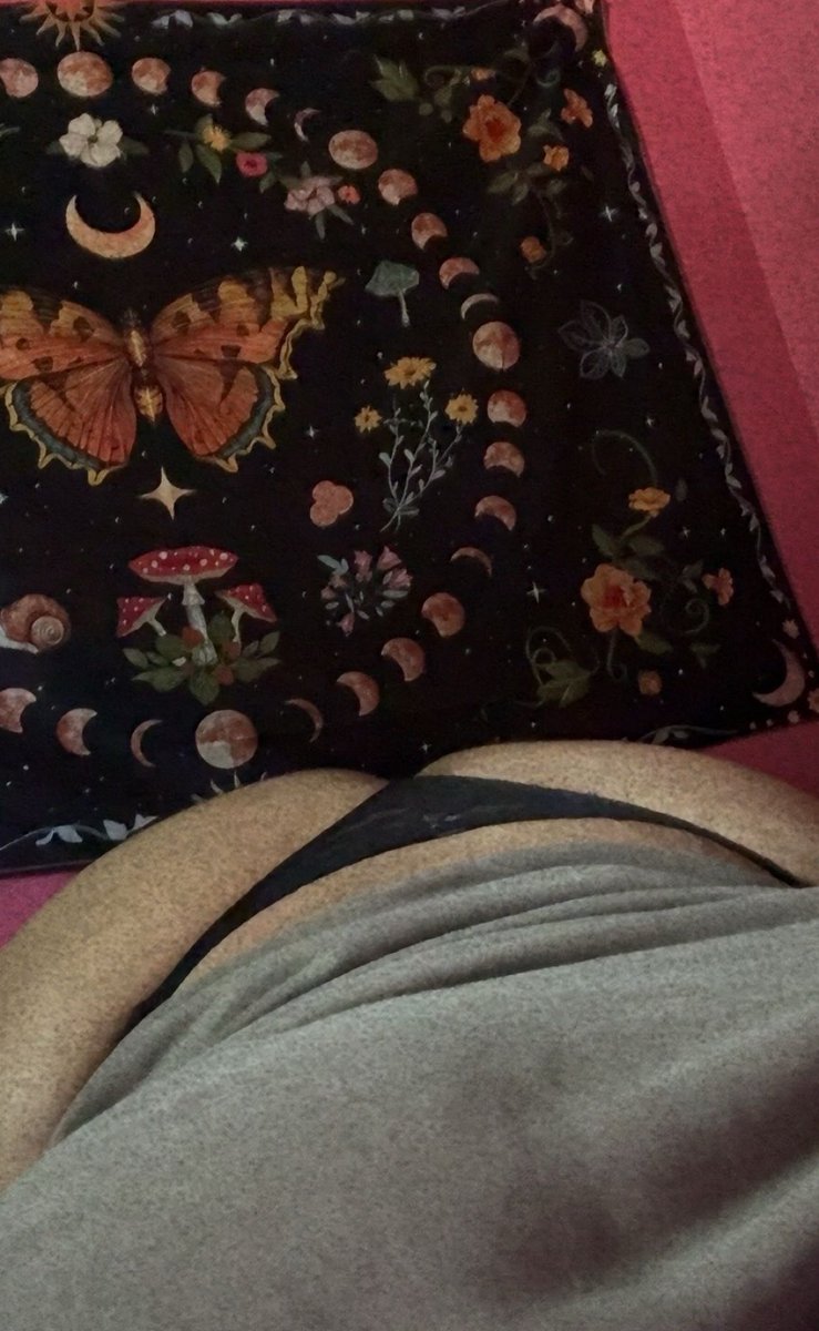 r00nslt's tweet photo. Reups🤍 come touch me baby

#nsfwtwt #cnc #wlw #agegap #nsfw https://t.co/Mre8niF8Ir