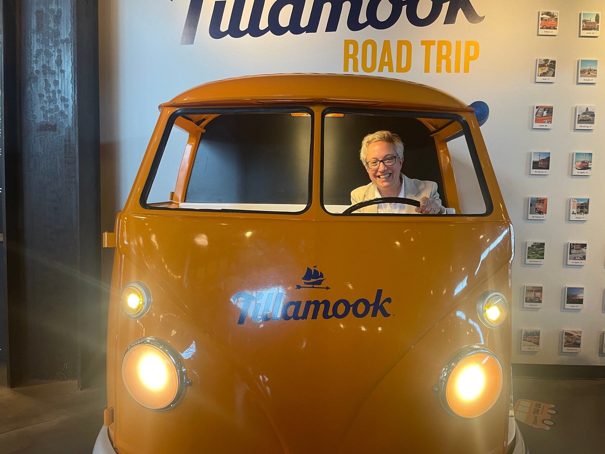 JoforOregon's tweet photo. Tillamook, an Oregon company, forcing Islam down our throats is a wet dream for Tina Kotek and her band of DSA scum. 

Tillamook is going to feel the repercussions of their identity politics and deservedly so.

@TinaKotek 
@GovTinaKotek 
@tillamookdairy https://t.co/LG27R1nydD