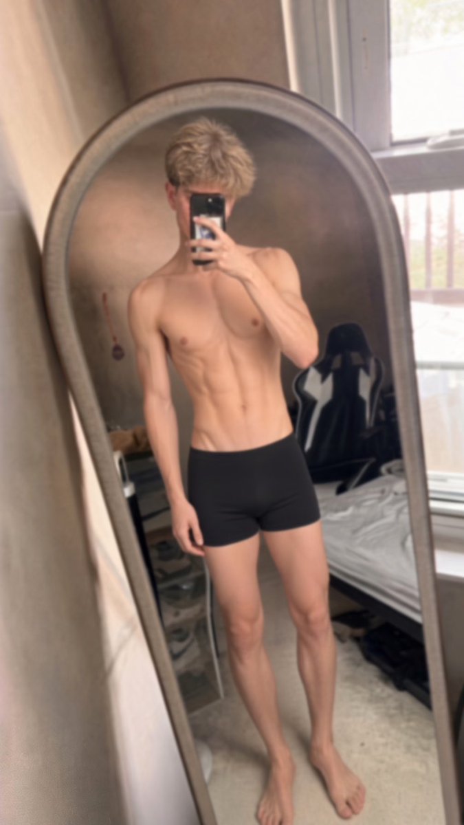 twnk_axel's tweet photo. Instagram vs X 😈 https://t.co/EnoRUrvrcU