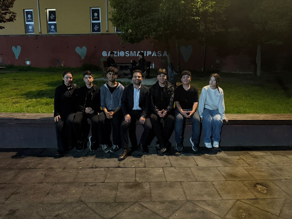 akgopgenc's tweet photo. İlçe Başkanımız Mustafa Eren Tilki ile birlikte Yenimahalle teşkilatımızla bir araya gelerek akşam sohbetimizi gerçekleştirdik.

Teşkilatımızla istişare, muhabbet ve dayanışma içerisinde çalışmalarımıza devam ediyoruz. 🤝 https://t.co/BLthCDsCXE