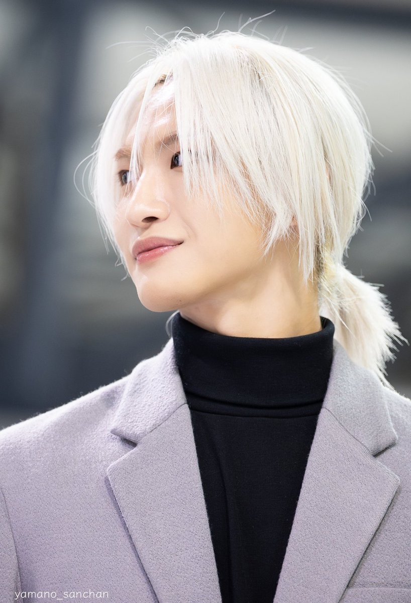 mooonbunny's tweet photo. the cultural impact low silver ponytail seonghwa had https://t.co/qDFlg2Z6cU