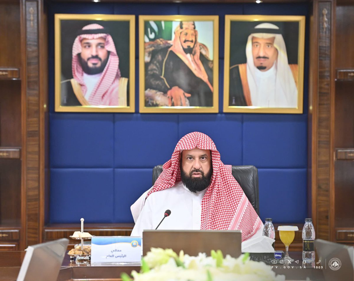 alsanadfamily's tweet photo. صدور الأمر الملكي الكريم بتمديد خدمة معالي الشيخ الدكتور عبدالرحمن بن عبدالله السند (رئيسًا عامًا للهيئة الأمر بالمعروف والنهي عن المنكر) بمرتبة وزير لمدة أربع سنوات. https://t.co/pXY5mwRR0A