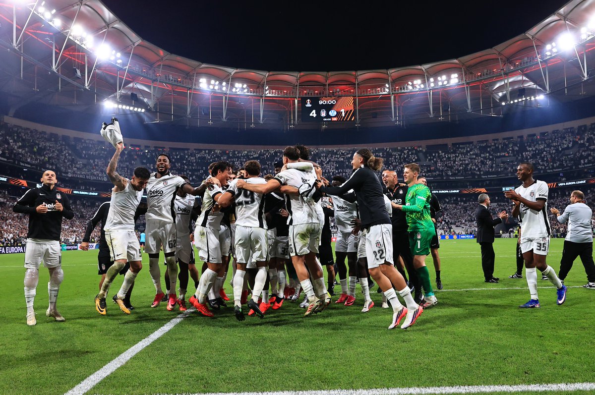Besiktas's tweet photo. Yine ortalık karıştı. 😬 https://t.co/N7dlij8zhk