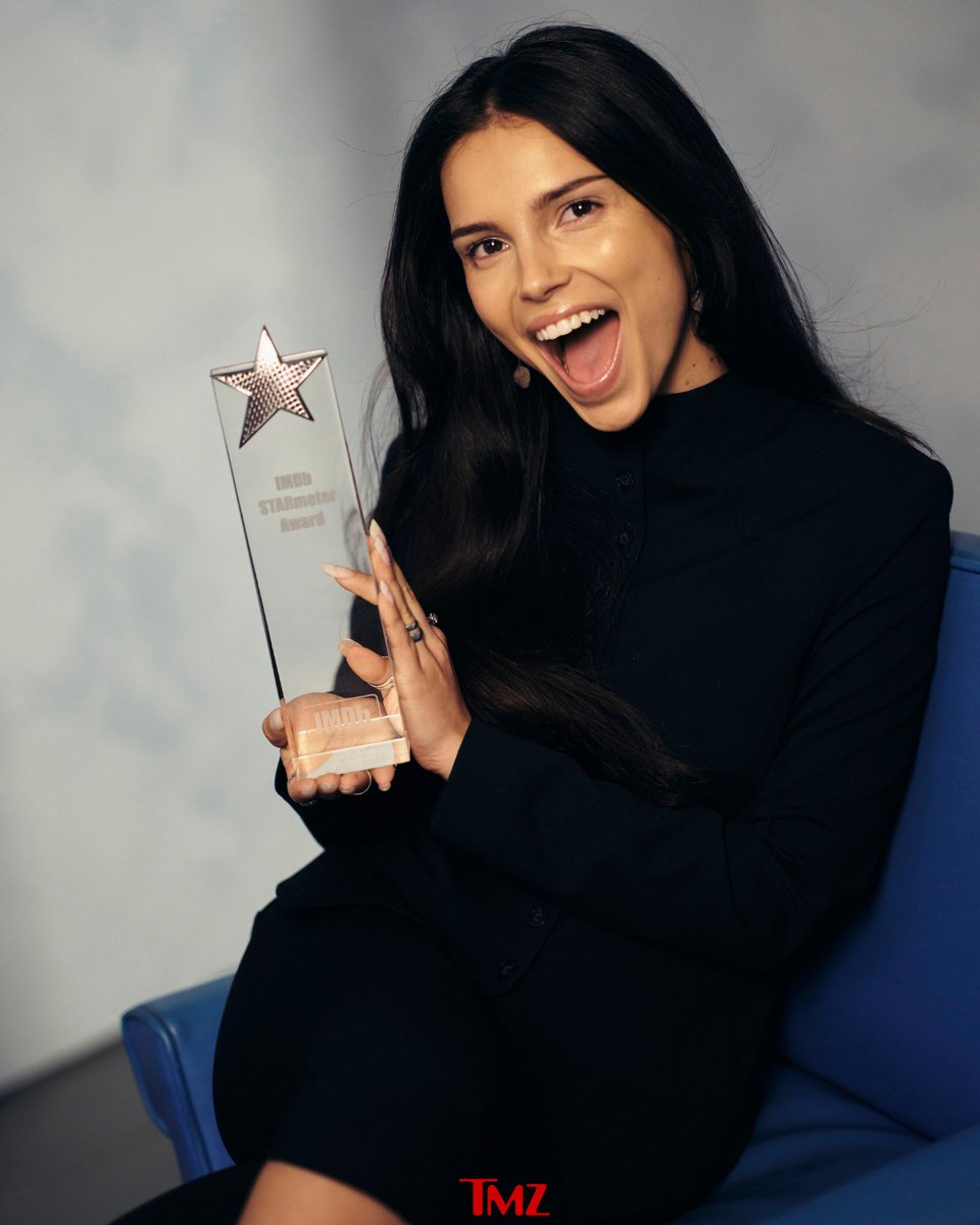 TMZ's tweet photo. 🏆⭐ Inde Navarrette poses with her "Breakout" IMDb STARmeter Award at the Toronto International Film Festival. 

📷: Getty https://t.co/cMjXlHowpW