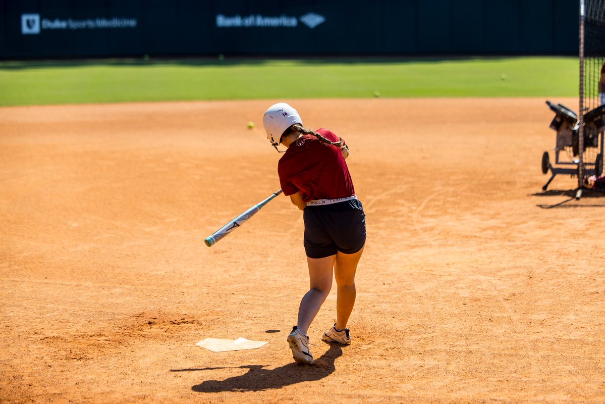 ElonSoftball's tweet photo. Getting back into the swing of things 🥎

#EUSB 🥎 #Team50 https://t.co/lgMzFoc7Ce