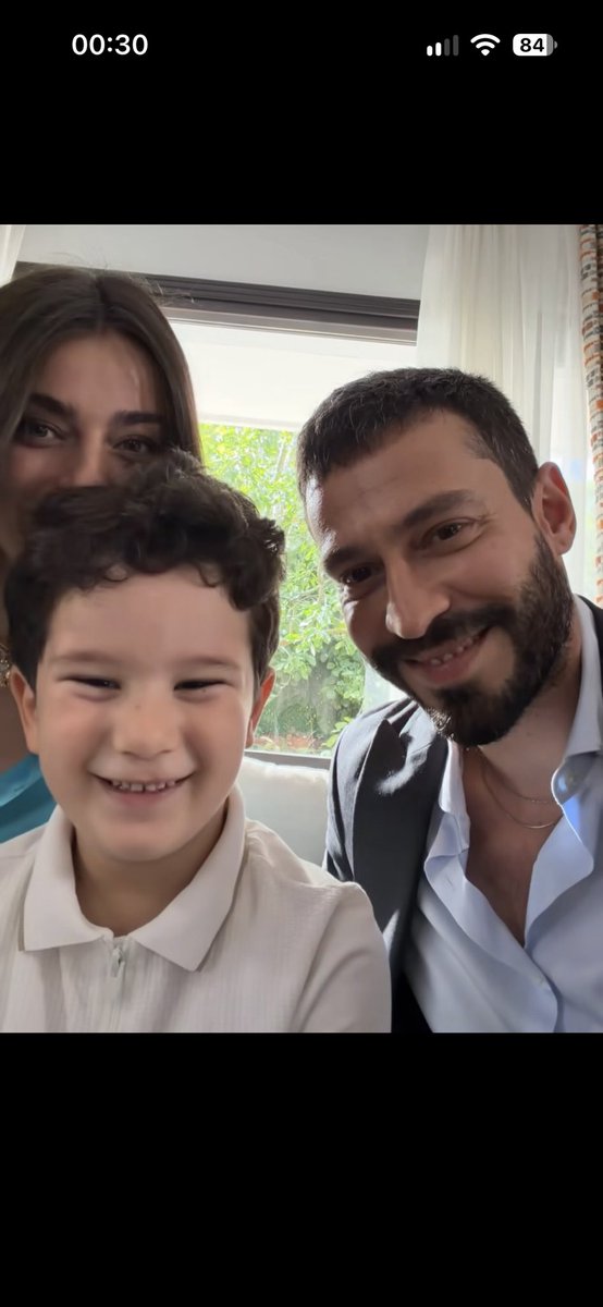 KadirinDefnesi's tweet photo. @DenizCAlbora son sahnedeki kıyafetler bunlarrr Ali kuş evine geri dönmüş https://t.co/L2MYhqbfou